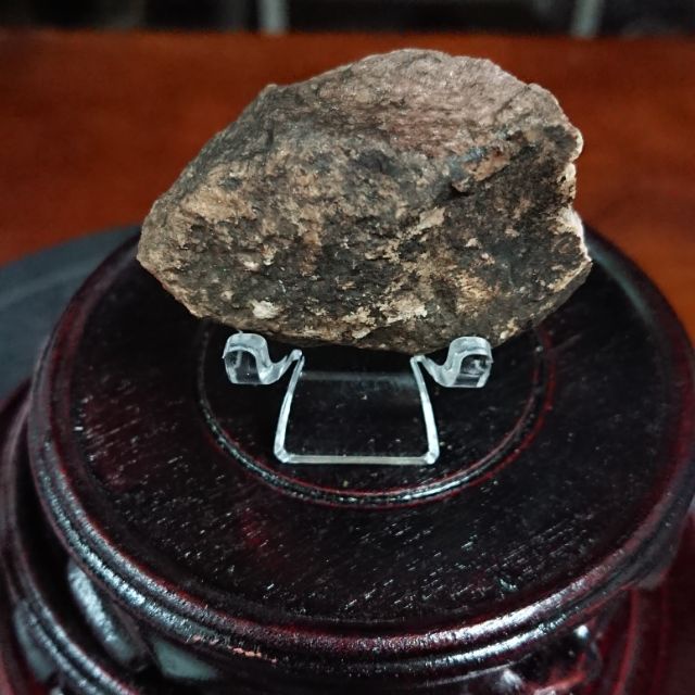69g 紅紋石 +底座 天然 礦物 岩石 原石 原礦 水晶 擺件 晶洞 藝術品 風水 禮物 標本