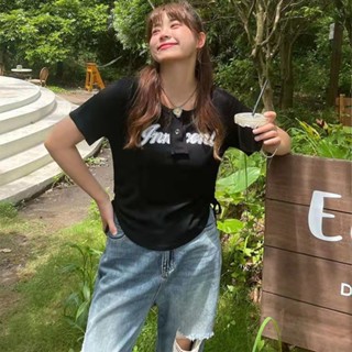 GUGUPLUS 中大尺碼女裝 短版正肩別致上衣T恤 辣妹 修身 顯瘦 螺紋 短袖上衣