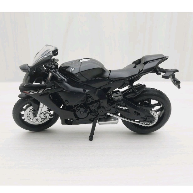 宅米吉 全新盒裝現貨~1:18~山葉 YAMAHA YZF-R1 黑色 模型車 玩具 兒童 收藏 重機 摩托車