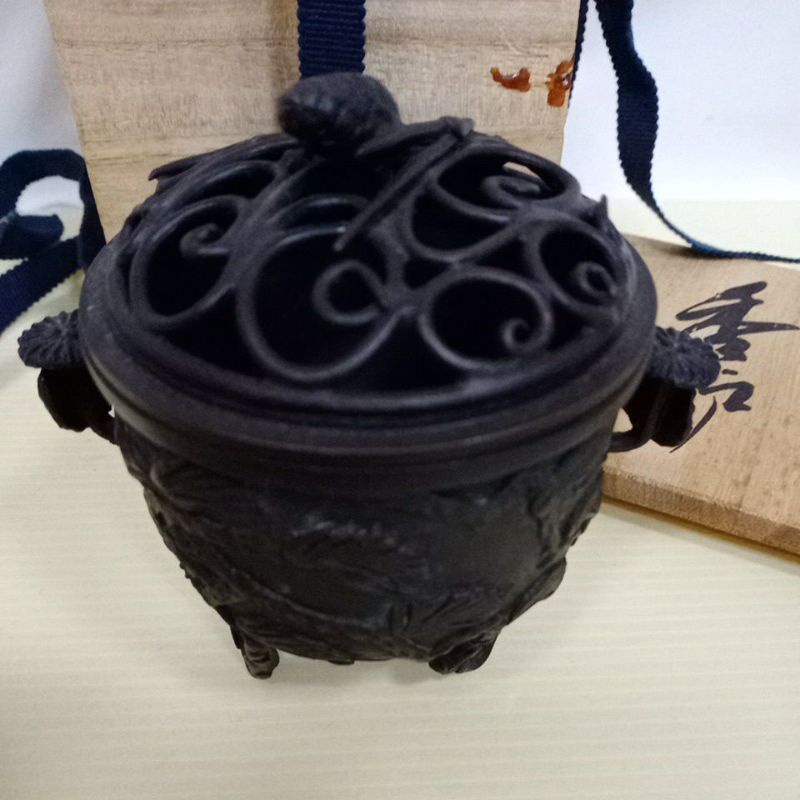 日本高岡銅器名家 須賀月芳作品 鑄銅松柏香爐+木盒