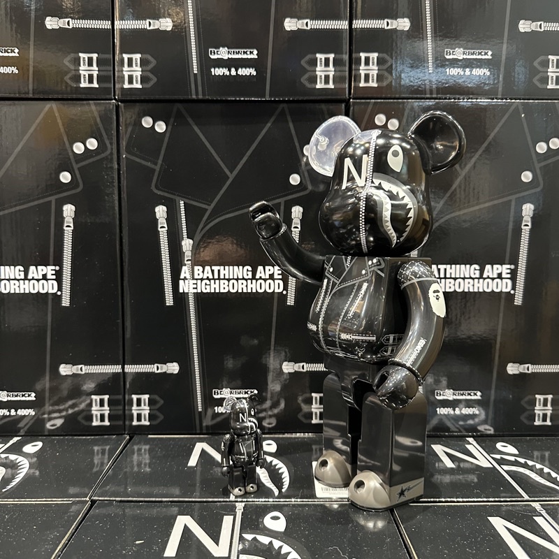 BE@RBRICK 庫柏力克熊 bearbrick  x neighborhood x bape 三方聯名 鯊魚熊王