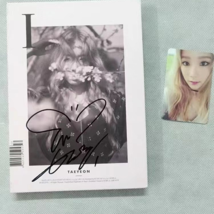 少女時代金泰妍親筆簽名迷你1專輯親簽保真粉絲應援周邊禮物必備