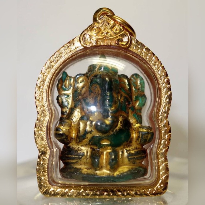 菩多佛教文物-綠色千年4臂象神寶石佛(金殼)