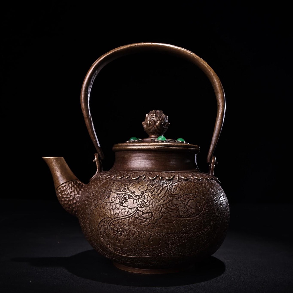 珍品舊藏收純銅高浮雕鏨刻龍茶壺品相保存完好 造型精美重1100克 高20公分 寬17公分 2402851138