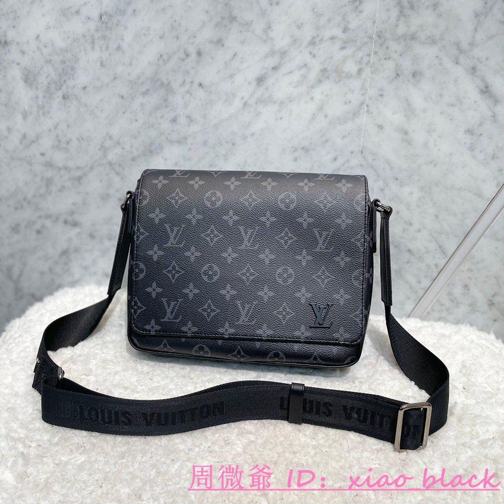 Louis Vuitton DISTRICT 2022-23FW Monogram Street Style 2WAY Leather  Crossbody Bag (M46255)