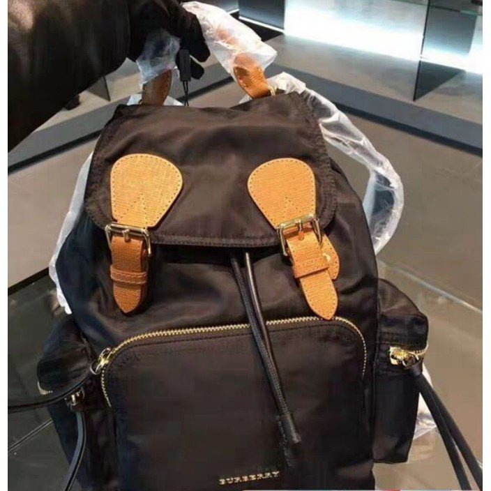 二手歐洲購入 Burberry Medium 中型後背包 The Rucksack 黑色中款 金釦金鍊 金鏈尼龍 有現貨