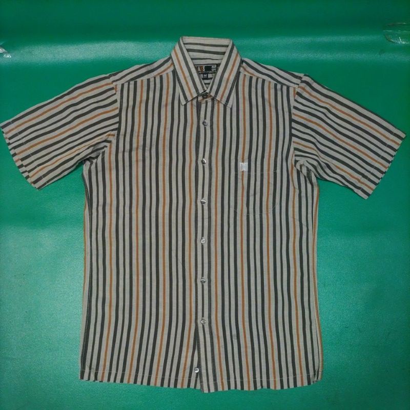 英國 Daks 日本製 立體繡 高級麻料 輕 薄 透氣 優雅 沈穩 質感 短袖 襯衫 M號（L號可穿）