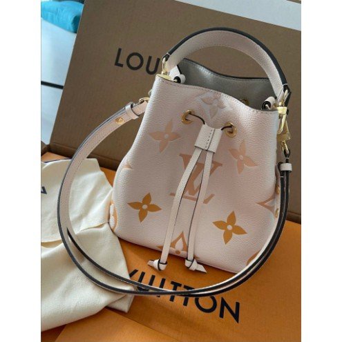 Louis Vuitton Brown Monogram Mini e Cloth ref.318746 - Joli