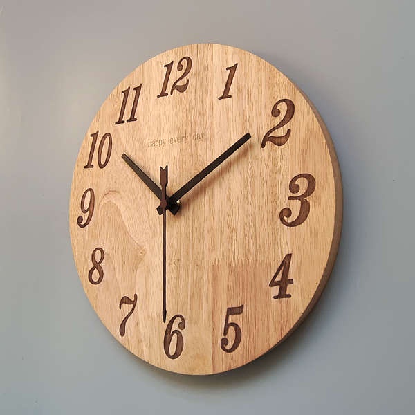 北歐極簡約原木風時鐘日式免打孔靜音藝術鐘錶現代輕奢實木質掛鐘