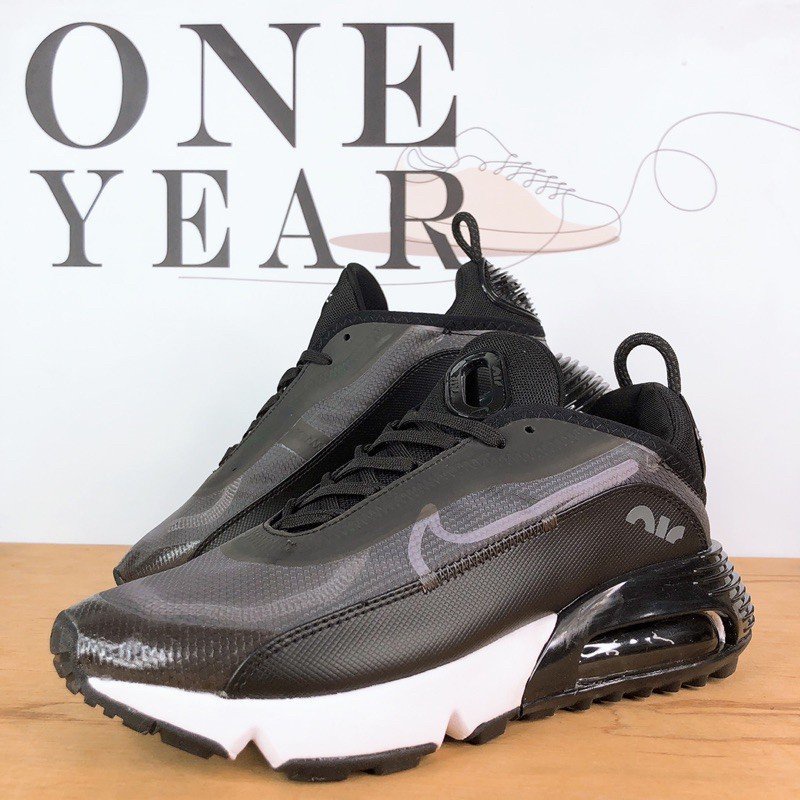 ONE YEAR_ Nike Air Max 2090 黑 白 黑白 健身 透明 氣墊 慢跑鞋 CW7306-001