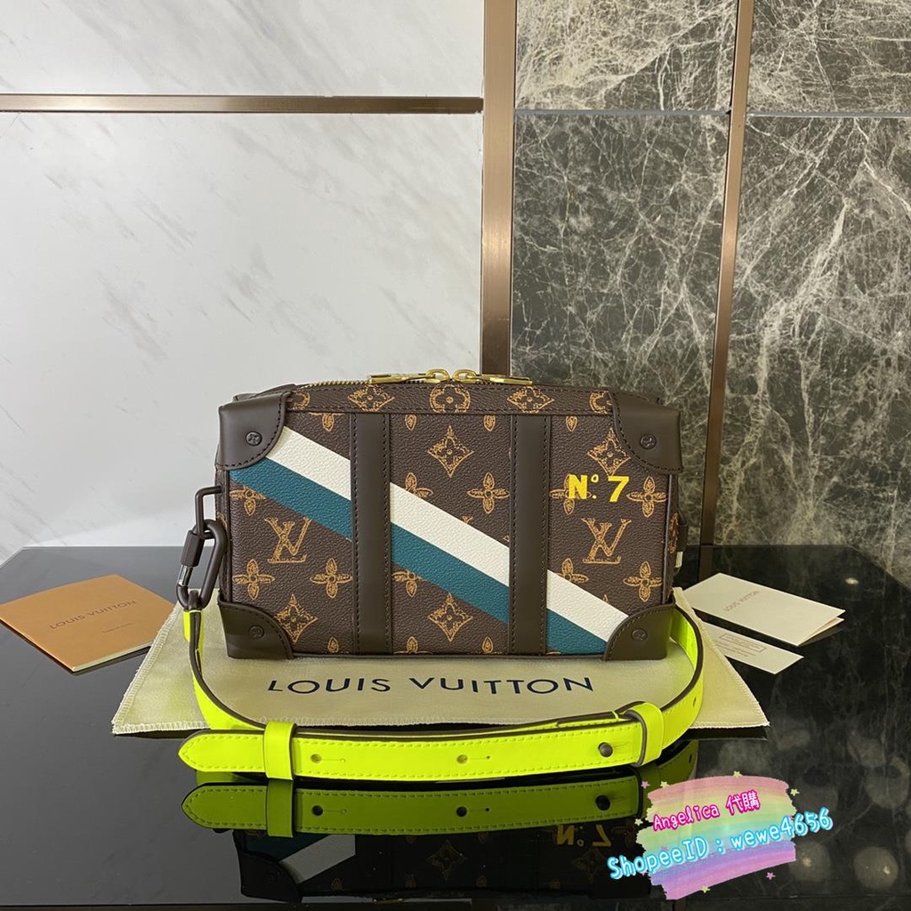 Louis Vuitton Mensajero LV Outdoor Flap Blanco Cuero ref.237408 - Joli  Closet