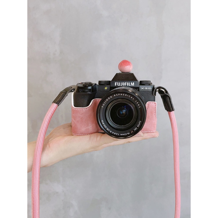 現貨 相機底座 適用於富士XS10相機保護套粉色底座半套皮套小紅書同款取電池xs20