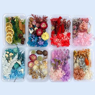 [小皮花坊] 聖誕永生花DIY材料包新年永生花材料包永生花材花圈材料浮游花不凋花永生花盒玻璃罩相框製作乾燥花