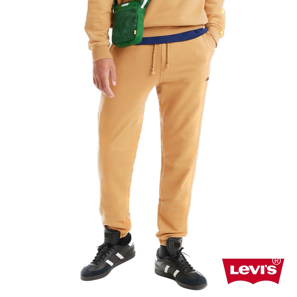 Levis Gold Tab金標系列 男款 縮口棉褲 / 刺繡Logo / 大地黃 A3782-0013 人氣新品