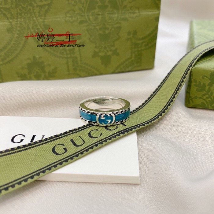 二手特价出Gucci 古馳 男女戒指 互扣式雙G 寶石綠色琺瑯 純銀 情侶對戒645573
