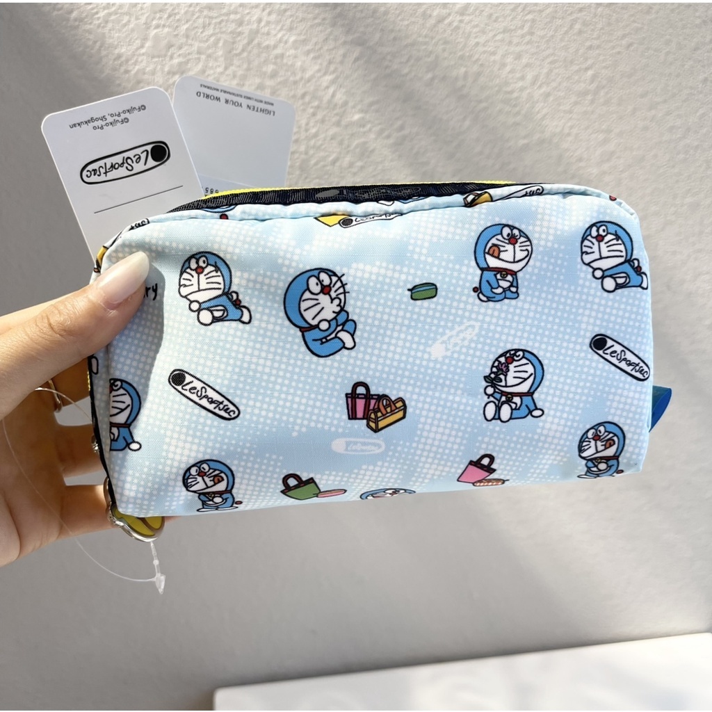 全新品 Lesportsac 6511 藍色哆啦A夢 降落傘防水 洗漱包 證件收納包 護膚化妝包 手拿包 零錢包 筆袋