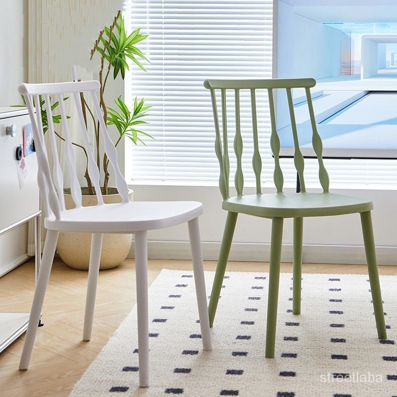 【爆款 熱賣】簡約現代傢用餐椅休閒洽談法式溫莎椅塑料加厚傢用創意奶油風椅子 QQTF