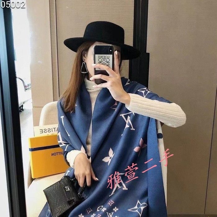 二手全新精品 Louis Vuitton/路易威登2020女士印花MISS LV 長圍巾