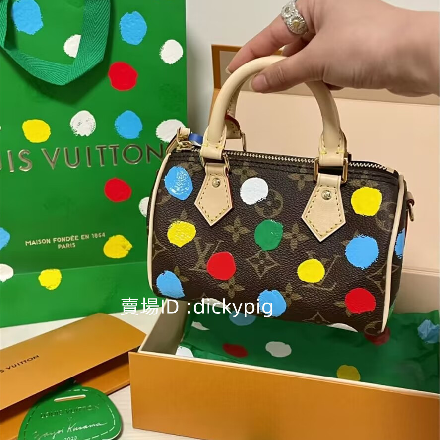 二手正品 LV 路易威登 23新款 LV X YK NANO SPEEDY 枕頭包 單肩包 斜挎包 M81979實拍