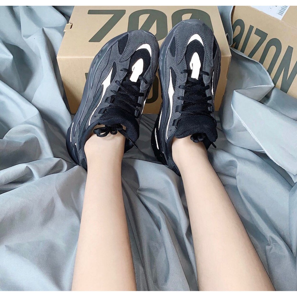 限時特惠 Adidas YEEZY 700 VANTA 黑魂 黑天使 反光 FU6684 男款 鞋