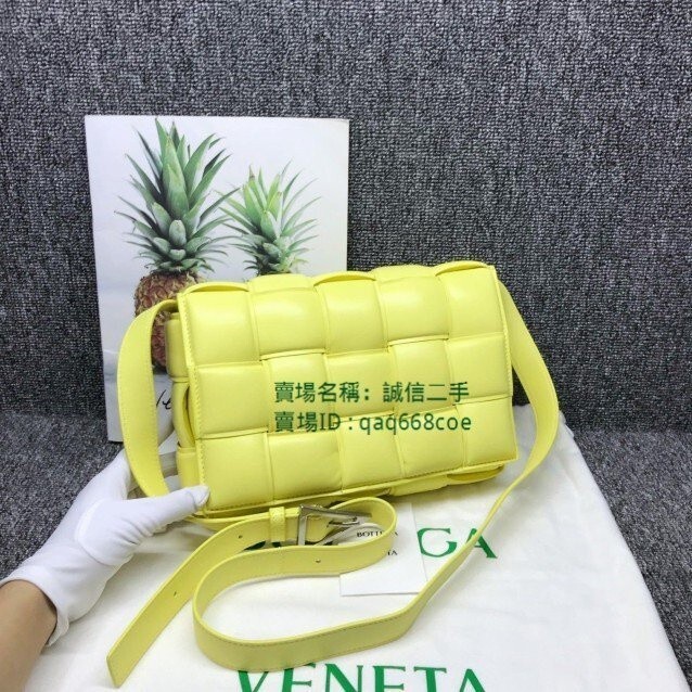 二手 BOTTEGA VENETA 寶緹嘉 BV Cassette 檸檬黃 枕頭包 肩背包 斜背包 手拿包