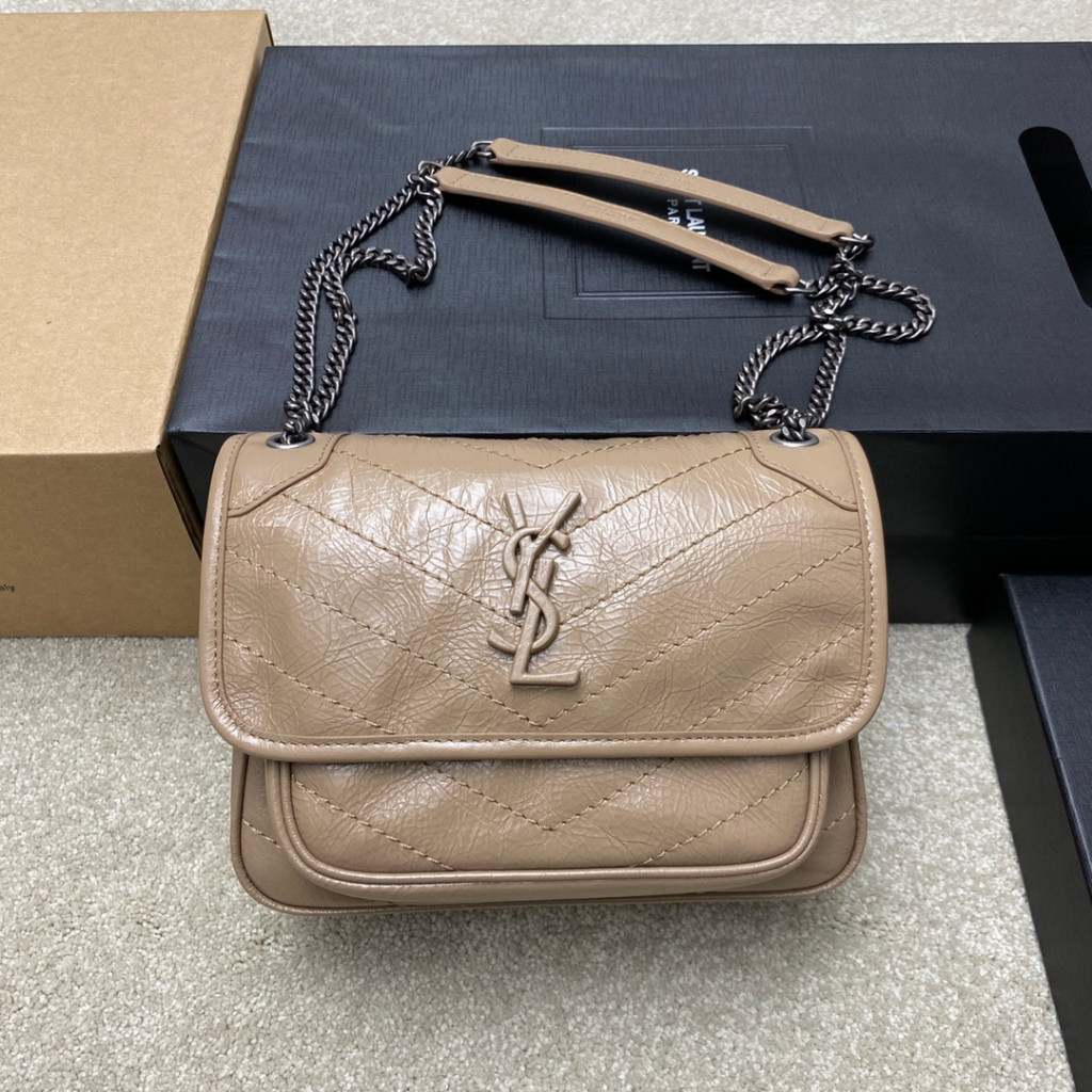 Saint Laurent 聖羅蘭 YSL Niki 奶茶色 油蠟皮 銀鏈 磁吸扣 小號 22CM 流浪包 郵差包