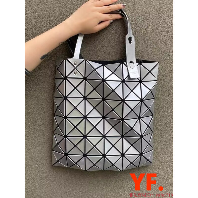 ISSEY MIYAKE 三宅一生 BaoBao 銀色6x6 手提包 托特包 單肩包 購物袋