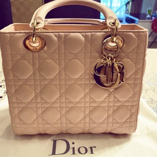 Dior 粉色Lady Dior 中款5格小羊皮黛妃包 現貨