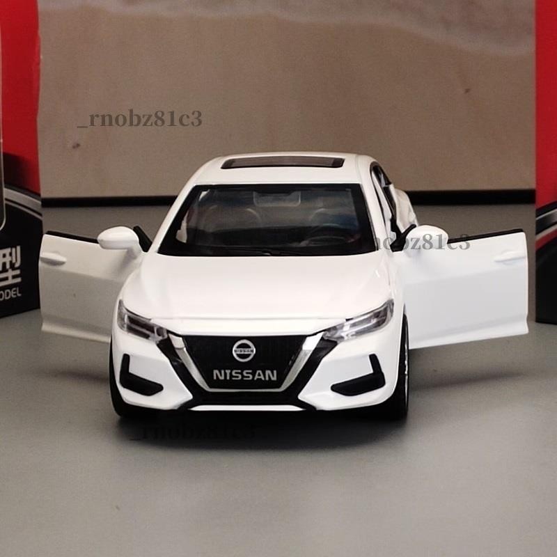 優品🚐日產模型車1:32 Nissan sentra 帶底座 汽車模型 軒逸模型 合金車 迴力車玩具 聲光玩具車 兒童