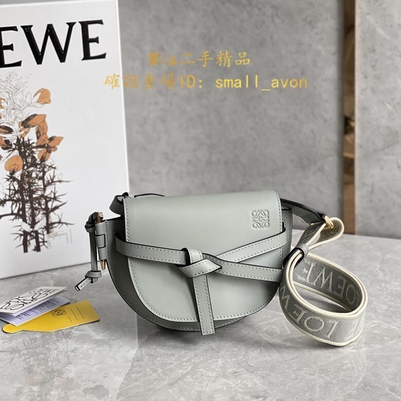 Mia二手 LOEWE 羅意威 字母寛肩帶Gate馬鞍包 霧霾藍 帆布肩帶 迷你 馬鞍包 肩背包 斜挎包