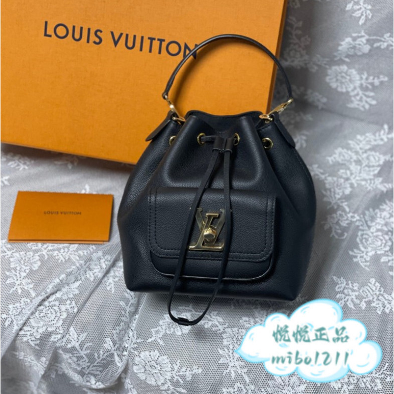 LV LOCKME 黑色 顆粒 小牛皮 兩用 束口 水桶包 M57687