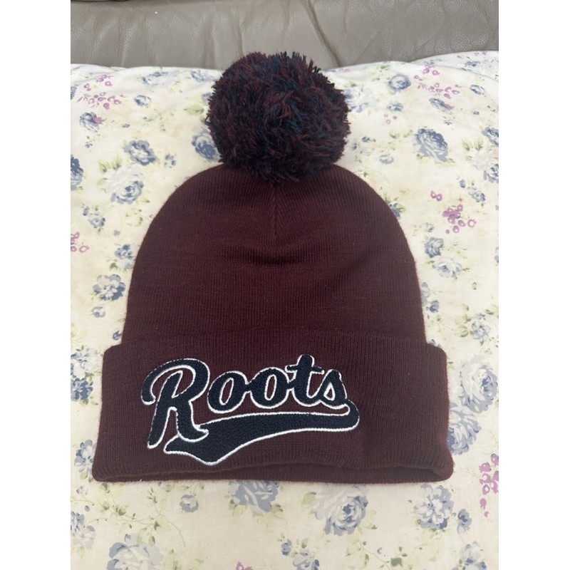 Roots毛球暗紅色毛帽