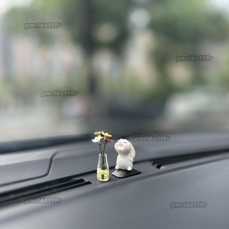 ～汽車裝飾擺件～可愛迷你小雛菊汽車中控臺窗邊 擺件 治癒系 車內 裝飾 品個性 車用 公仔 斯奈爾
