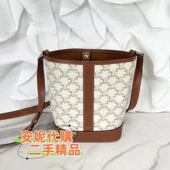 二手全新精品 CELINE 賽琳 Triomphe 凱旋門 白色 小號 經典老花 水桶包 單肩包 斜背包 191442