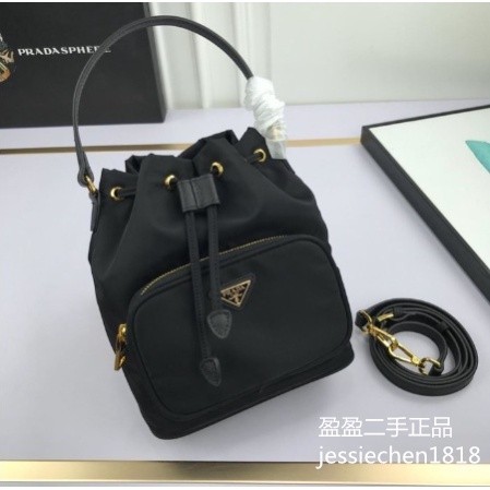 盈盈二手正品 PRADA 普拉達 Fabric Shoulder Bag 尼龍抽繩 束口水桶包1BH038 斜挎包