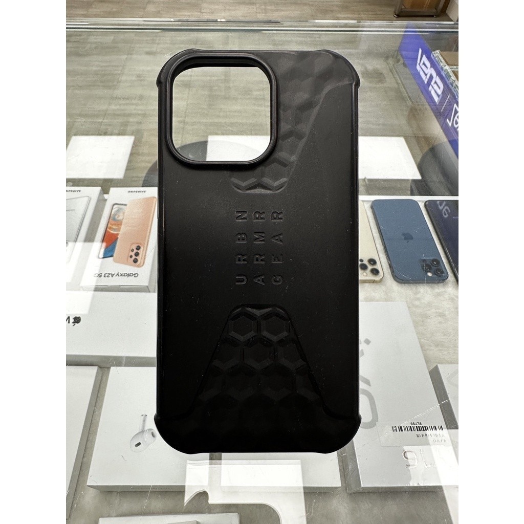 【敦富通訊】二手 UAG APPLE iPhone 13 Pro 耐衝擊輕薄矽膠保護殼 黑色 原廠公司貨