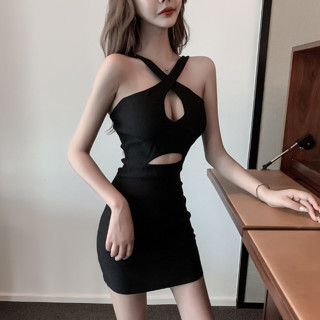 ㊙法式設計感小眾掛脖連衣裙女夏季修身露背短裙性感鏤空收腰裙子