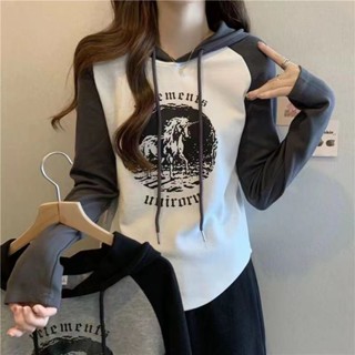 【Wik】帽t 大學t 上衣 上衣長袖 衛衣 連帽衛衣 加絨衛衣 連帽長袖T恤女撞色百搭拚色插肩上衣減齡顯瘦春秋季衛衣