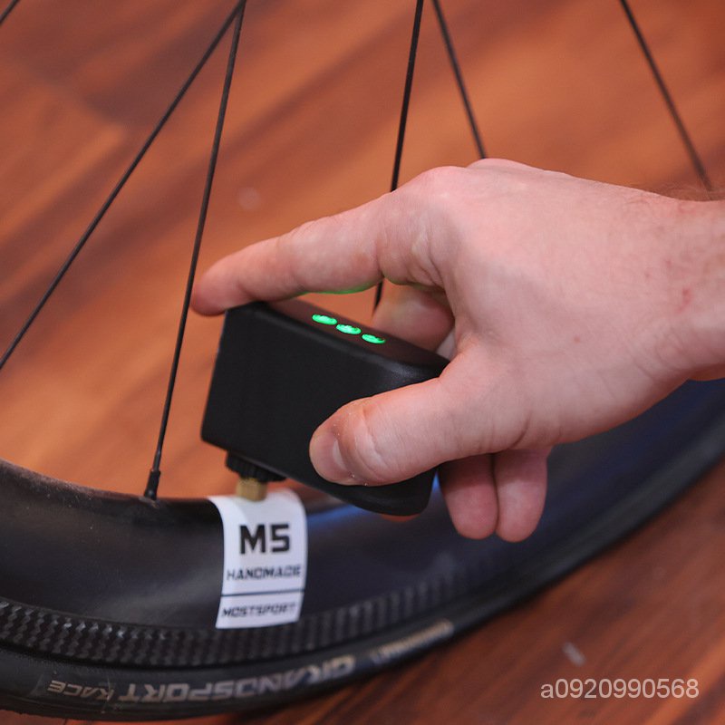 超迷你便攜式自行車電動車衝氣泵手持款智能無綫自行車輪胎打氣筒 DZFQ