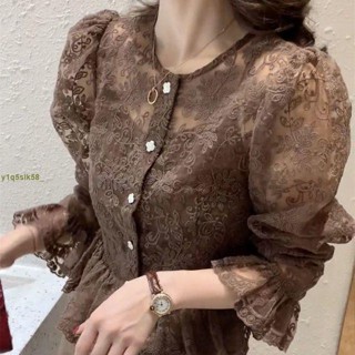 大尺碼上衣韓版蕾絲刺繡拼接襯衫上衣法式泡泡袖蕾絲POLO衫上衣圓領鏤空內搭別緻長袖網紗上衣 (明天adIi)