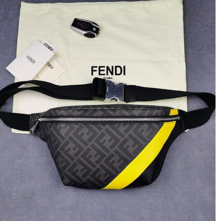 小桃店二手 fendi 包 芬迪包包 側背斜背包 腰包 進口牛皮 男包 男生側背包 斜背包 斜肩包 時尚百搭 男包包