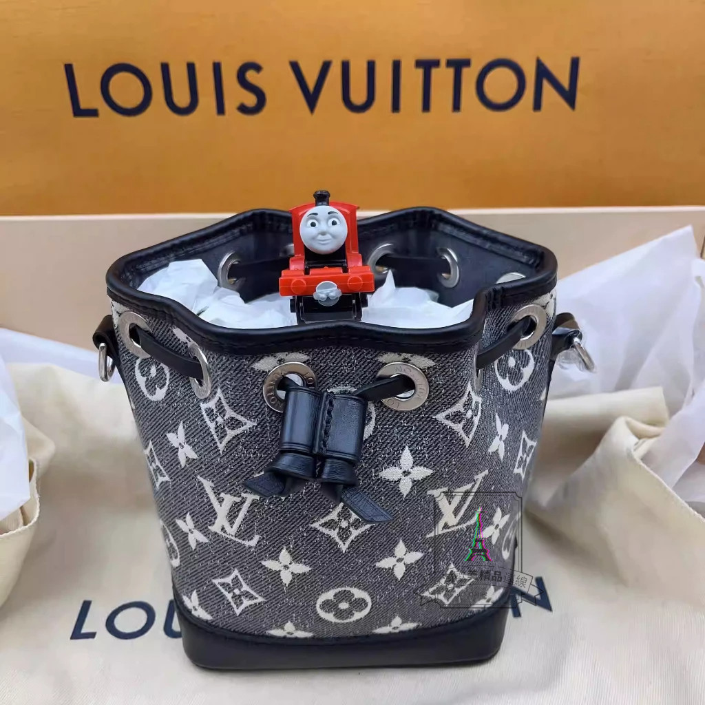 Louis Vuitton 路易威登 LV 23秀款 Nano Noé 灰色單寧牛仔布 水桶包 斜背包 M46449
