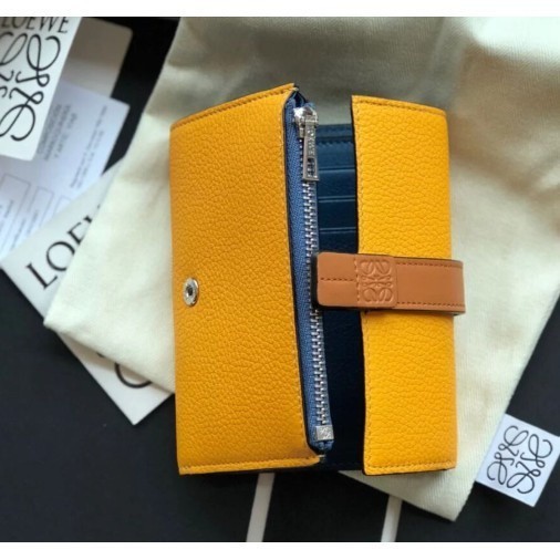 小餅二手 LOEWE Small Vertical Wallet 橙色 真皮 三摺中短夾 錢包 皮夾