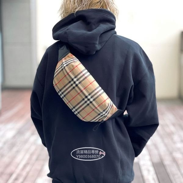 二手精品 BURBERRY 格紋帆布拉鍊胸口包腰包 XF5850 8010430 現貨