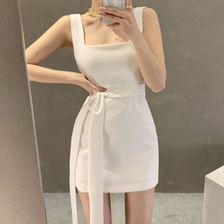 2024年新款女裝短裙法式復古收腰小黑裙設計感小眾方領連衣裙子春