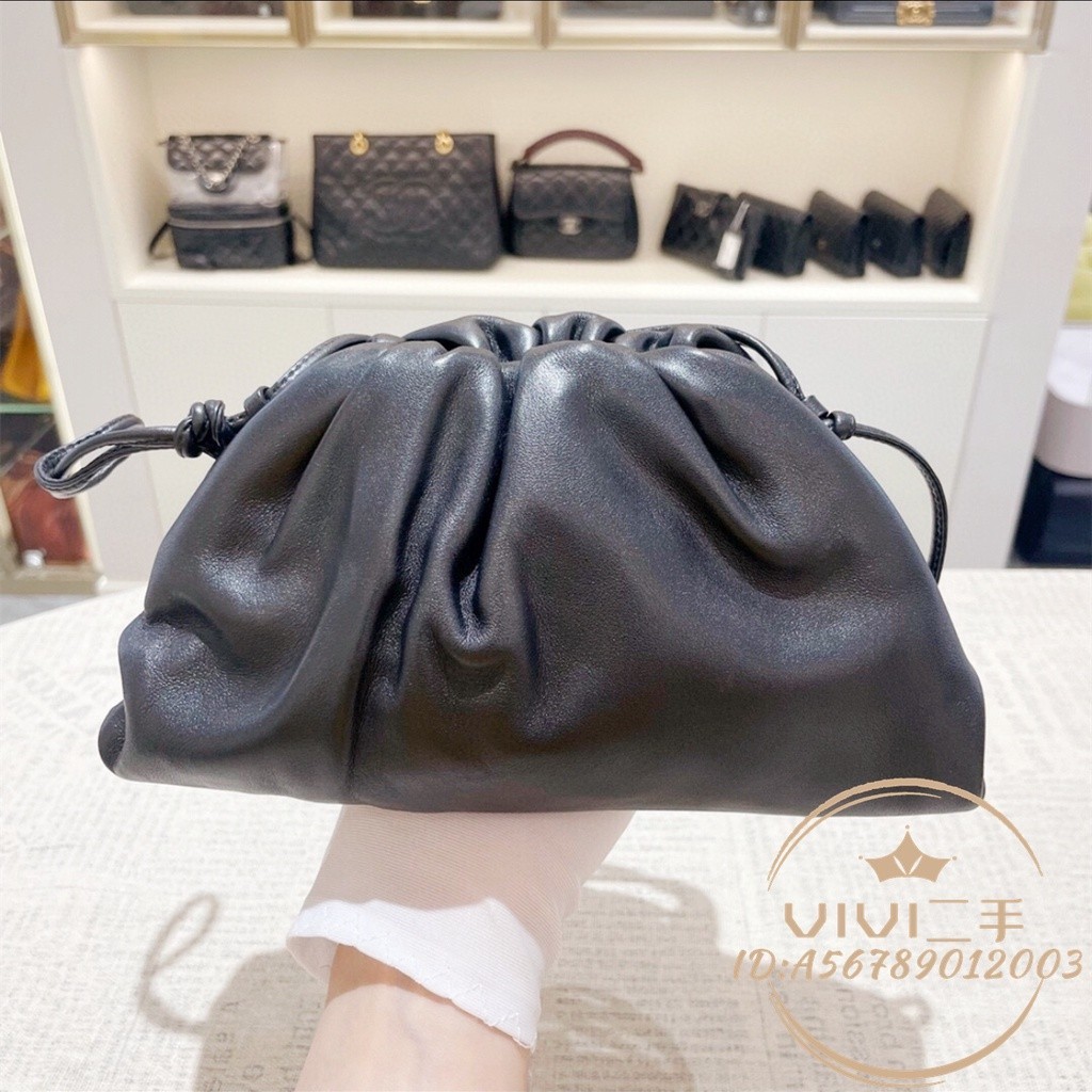 正品現貨 Bottega Veneta 寶緹嘉 BV 牛皮 雲朵包 單肩包 斜挎包 585852 女款 迷你 黑色