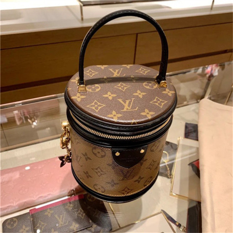 現貨二手 全新正品 LV 路易威登 Giant M Rev Cannes 老花 圓桶包 化妝包 手提包 M43986