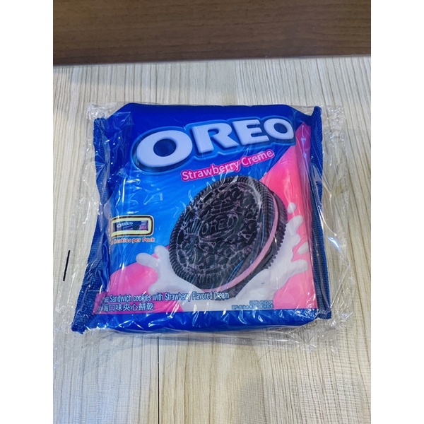 (全新未拆封）OREO奧利奧草莓口味夾心餅乾擬真收納包 盥洗包（無餅乾）