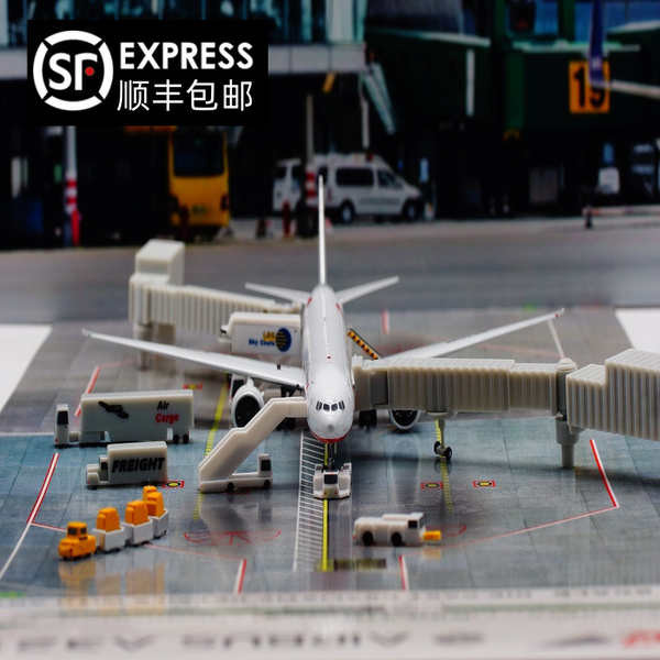 JC 1:400 寬體機 機場地勤 抱輪車 登機車 廊橋 貨車 傳輸車 20件