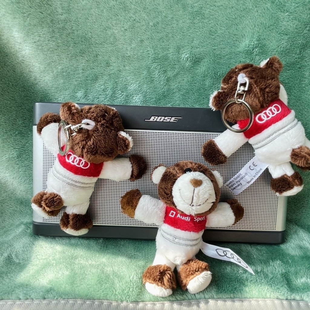 台灣-出貨 BMW飾品AUDI奧迪小熊鑰匙扣 可愛卡通毛絨熊掛件 奧迪奔馳寶馬車載掛件